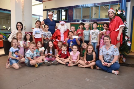 Papai Noel visita Escolas Municipais